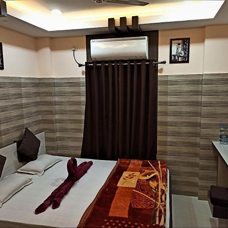 Hotel Prince B Guwahati Esterno foto