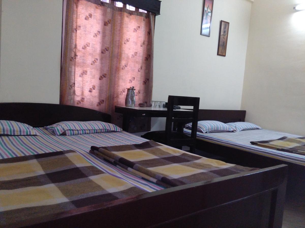 Hotel Prince B Guwahati Esterno foto
