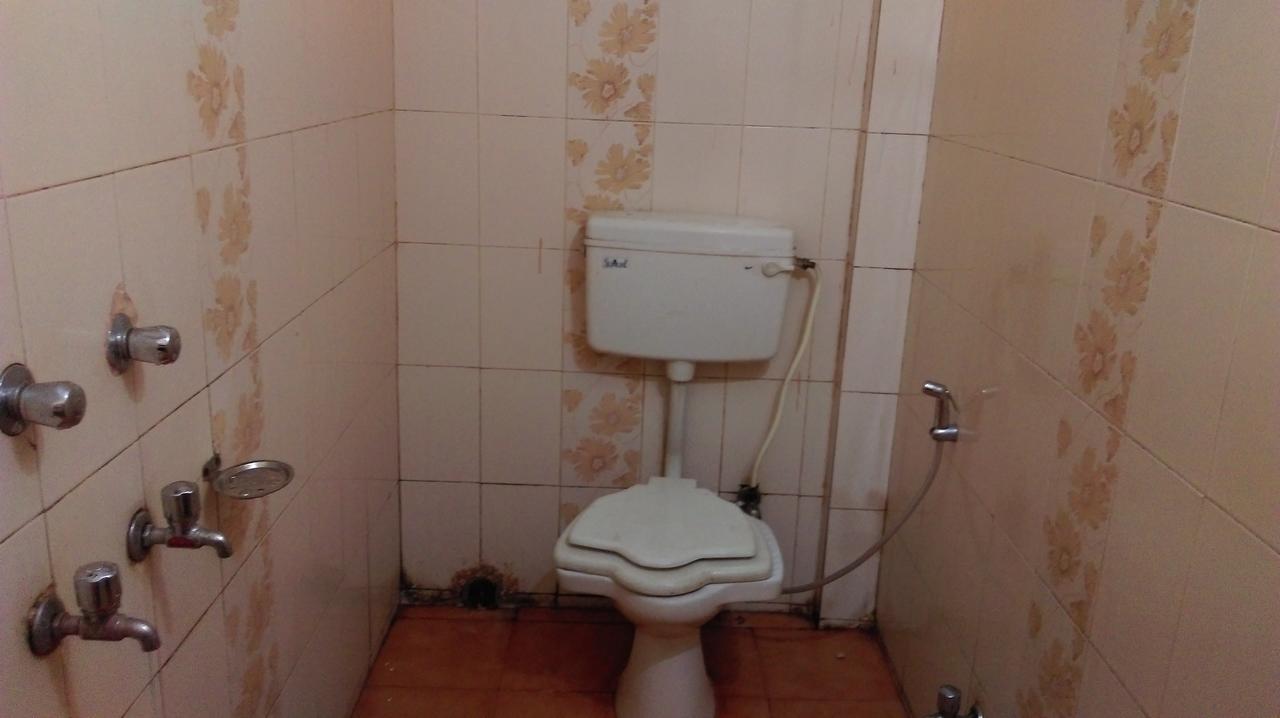Hotel Prince B Guwahati Esterno foto
