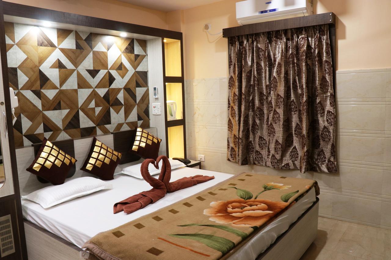 Hotel Prince B Guwahati Esterno foto